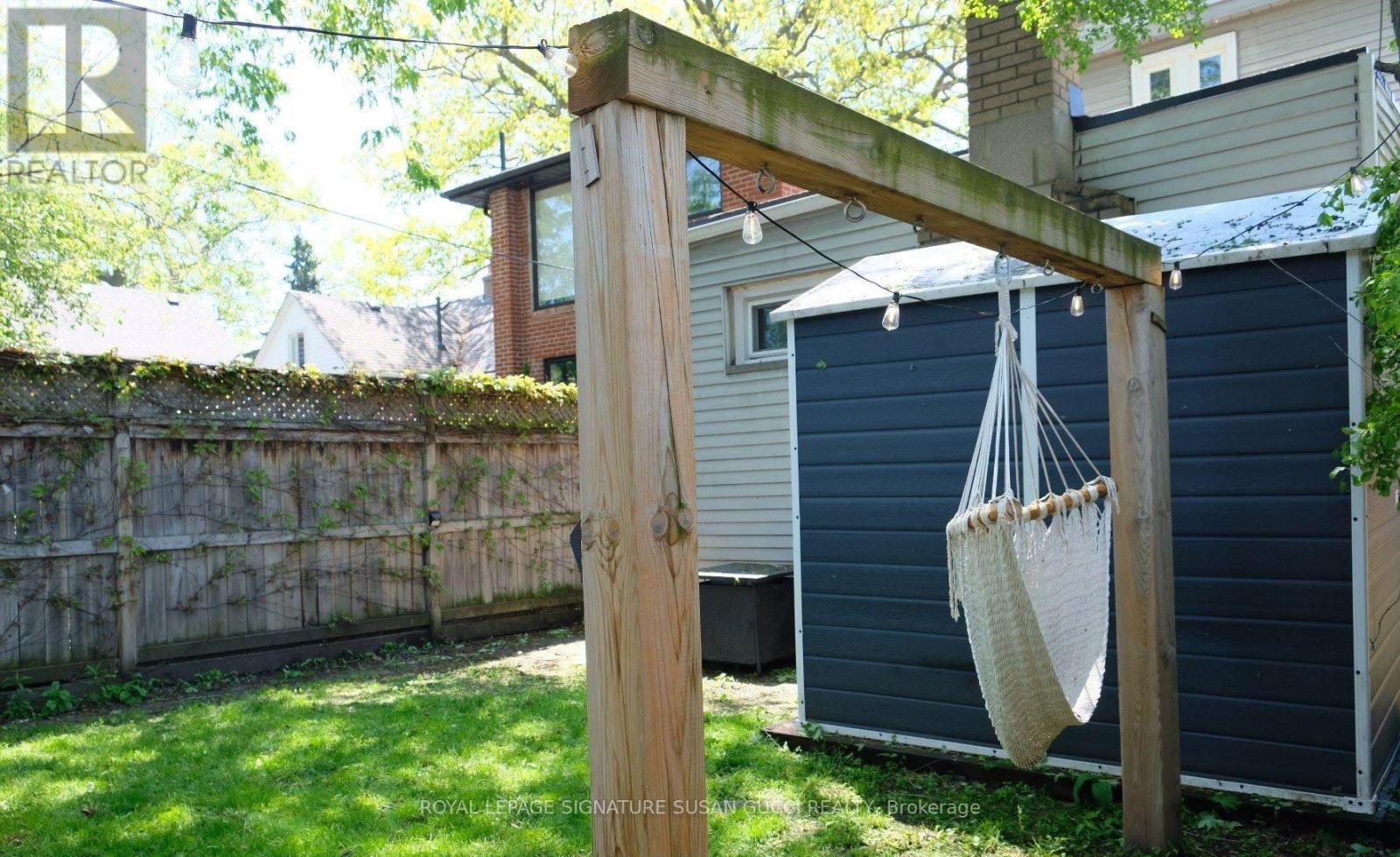 231 Chisholm Avenue, Toronto, Ontario  M4C 4V9 - Photo 22 - E13760744