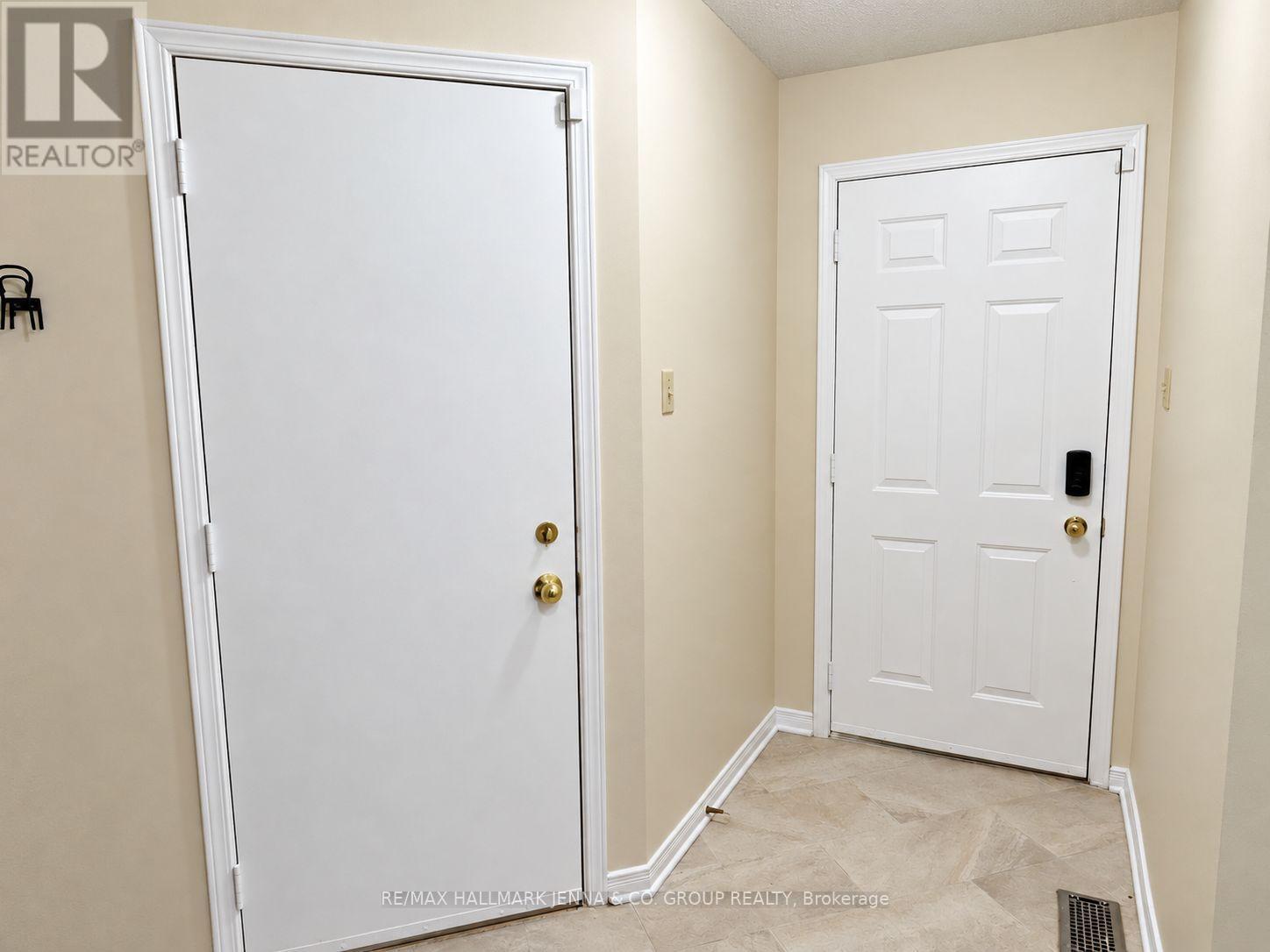 1409 Caravel Crescent, Ottawa, Ontario  K1E 3X4 - Photo 5 - X14082802