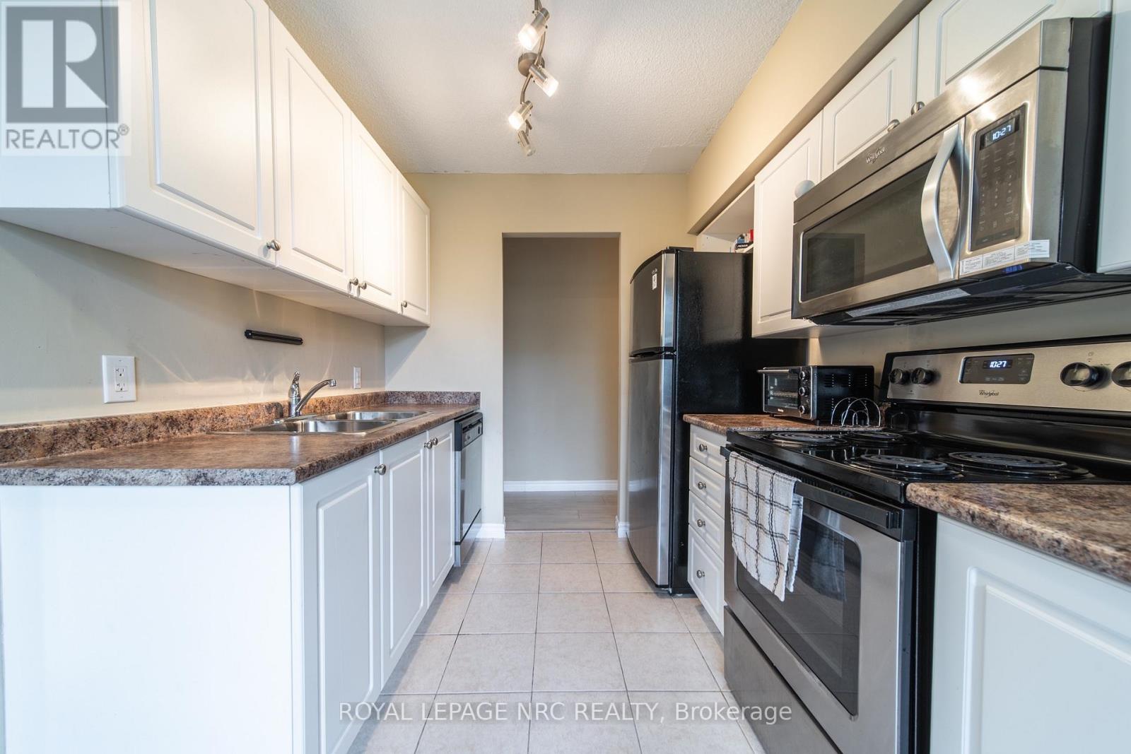 301 - 6400 Huggins Street, Niagara Falls (Stamford), Ontario  L2J 3G5 - Photo 8 - X14082714