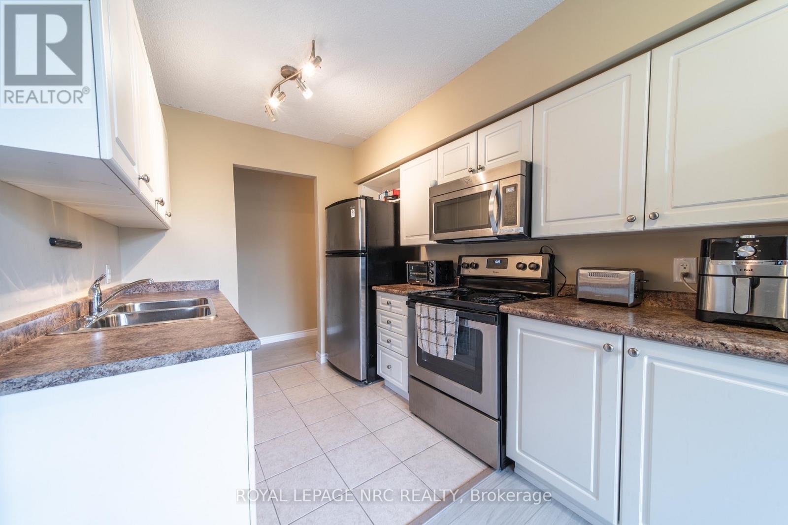 301 - 6400 Huggins Street, Niagara Falls (Stamford), Ontario  L2J 3G5 - Photo 9 - X14082714