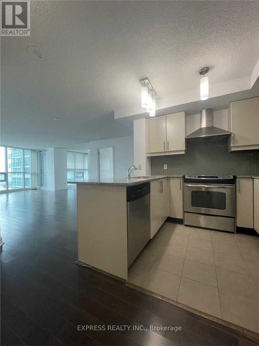 1010 - 18 Harbour Street, Toronto, Ontario  M5J 2Z6 - Photo 2 - C14082672