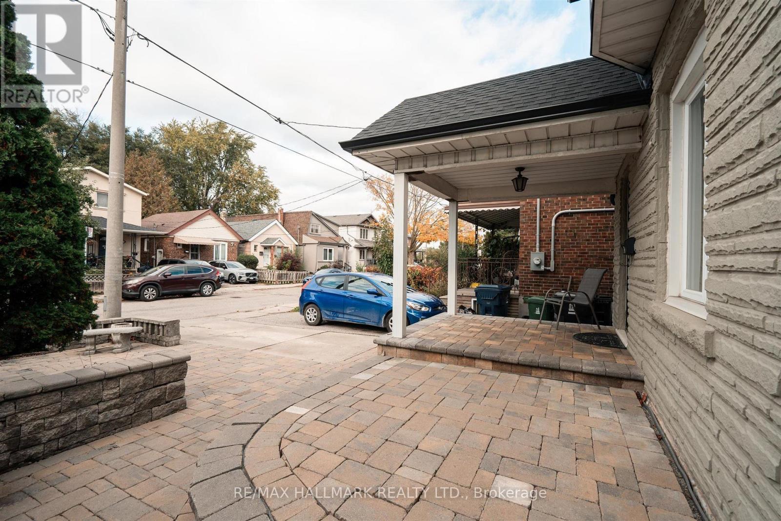 9 Savoy Avenue, Toronto, Ontario  M4C 2X4 - Photo 7 - E14082728