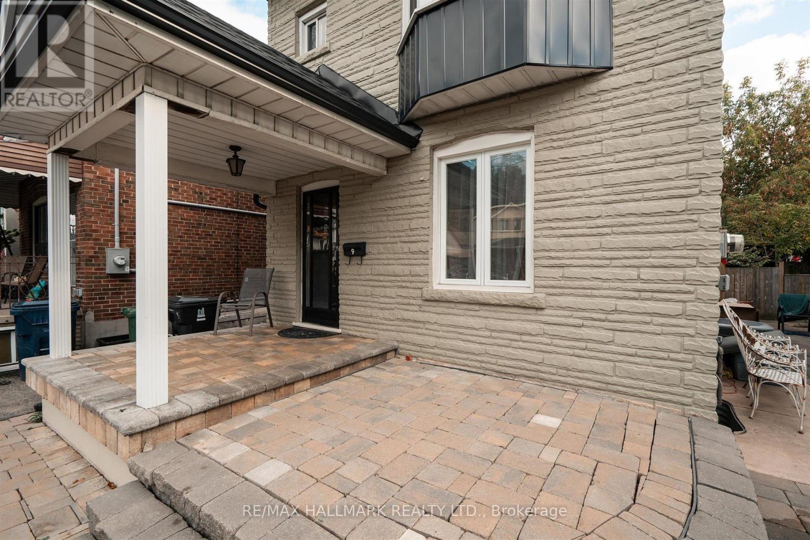 9 Savoy Avenue, Toronto, Ontario  M4C 2X4 - Photo 9 - E14082728
