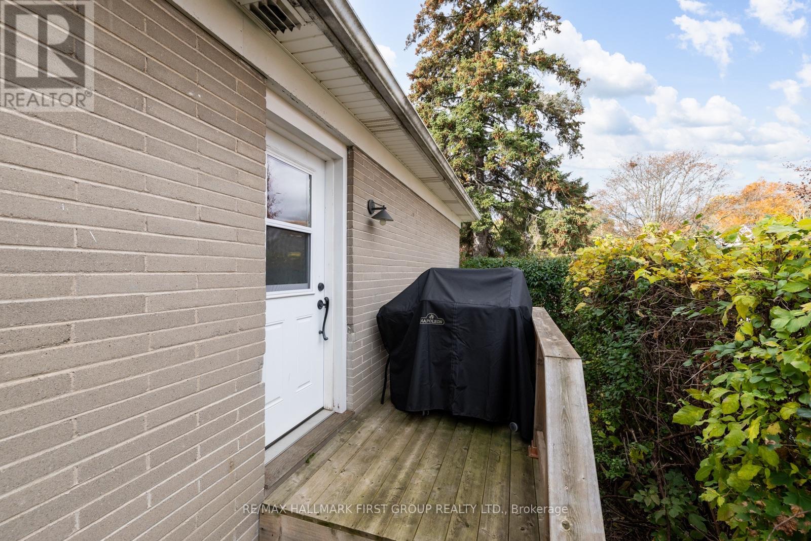 28 Forest Road, Ajax, Ontario  L1S 2N3 - Photo 17 - E14082876
