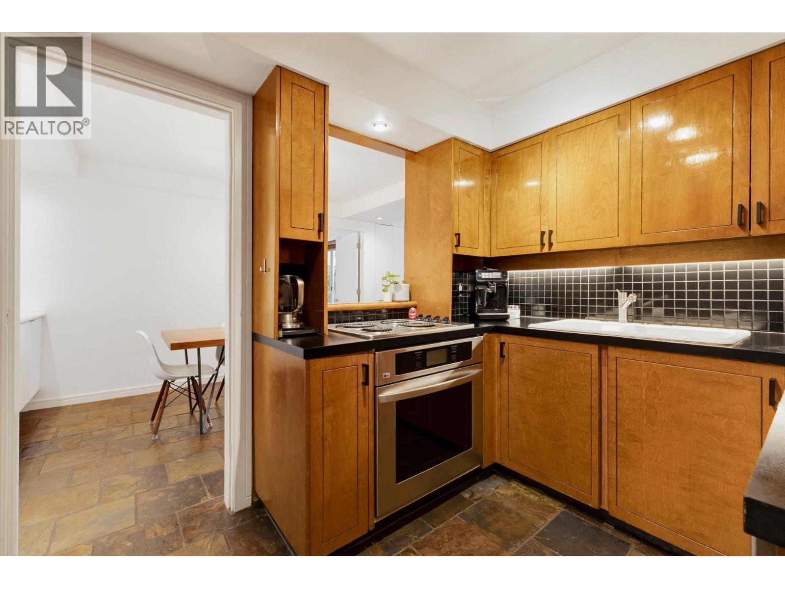 115 1890 W 6th Avenue, Vancouver, British Columbia  V6J 1R6 - Photo 11 - R3175724
