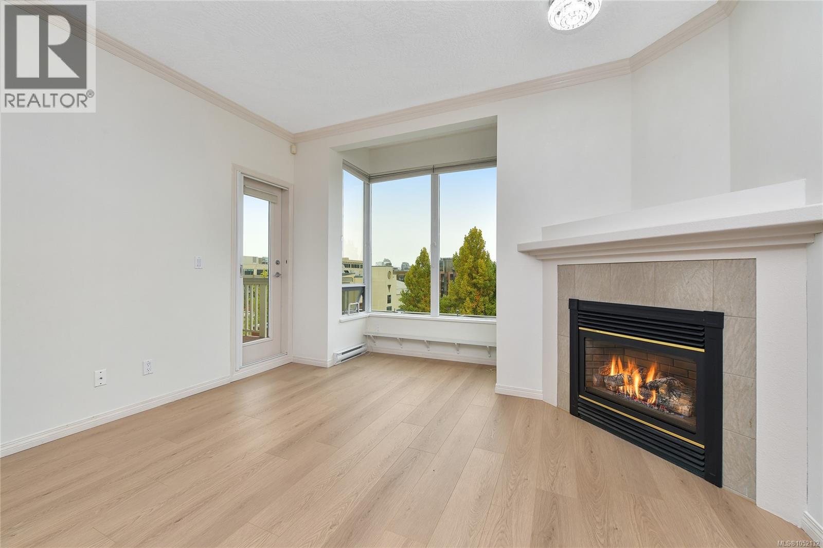 409 380 Waterfront Cres