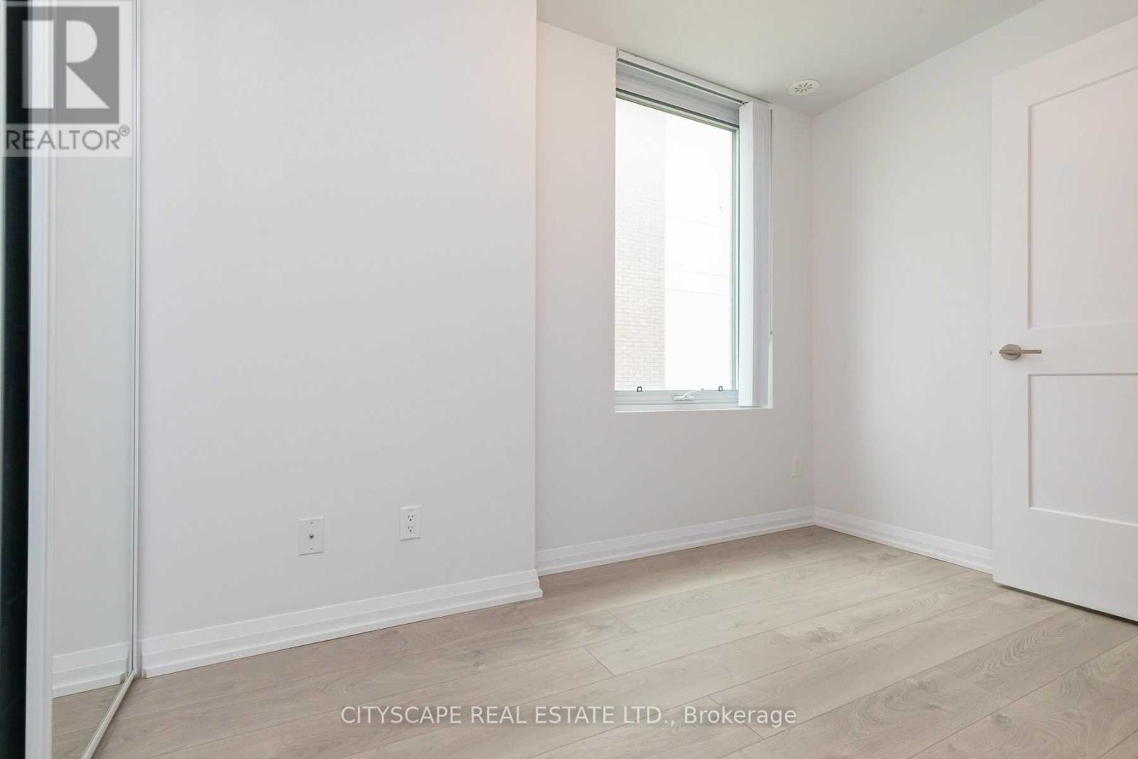 Th07 - 1010 Portage Parkway, Vaughan, Ontario  L4K 0K3 - Photo 10 - N14082744