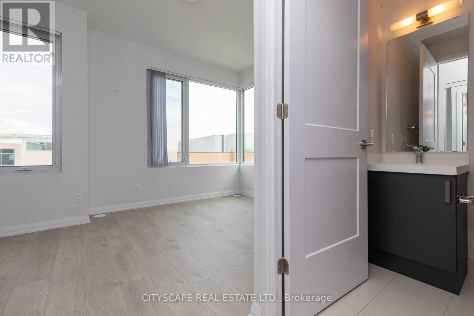 Th07 - 1010 Portage Parkway, Vaughan, Ontario  L4K 0K3 - Photo 15 - N14082744