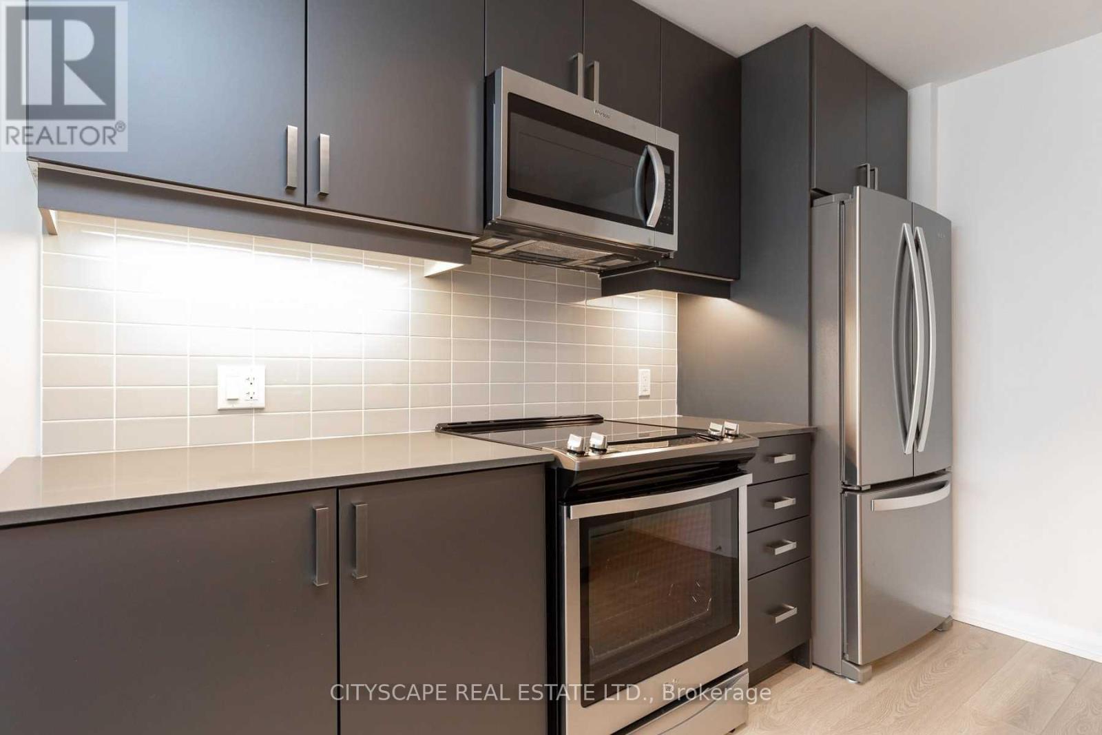 Th07 - 1010 Portage Parkway, Vaughan, Ontario  L4K 0K3 - Photo 6 - N14082744