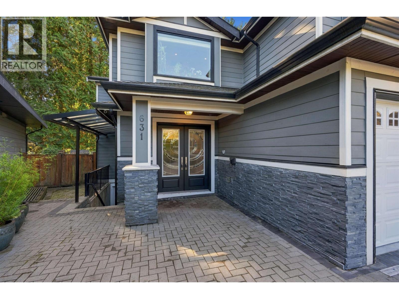 631 W 24th Close, North Vancouver, British Columbia  V6E 2P4 - Photo 2 - R3175696