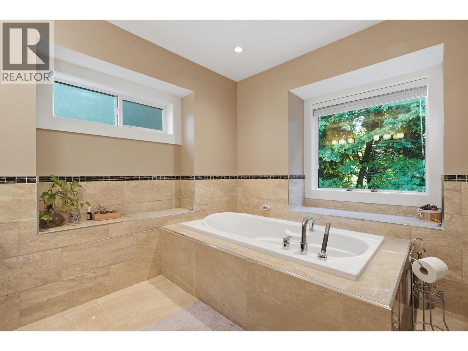 631 W 24th Close, North Vancouver, British Columbia  V6E 2P4 - Photo 26 - R3175696
