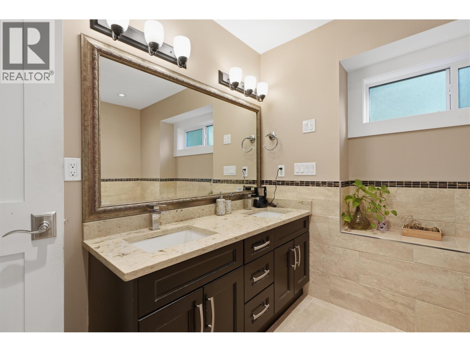 631 W 24th Close, North Vancouver, British Columbia  V6E 2P4 - Photo 27 - R3175696