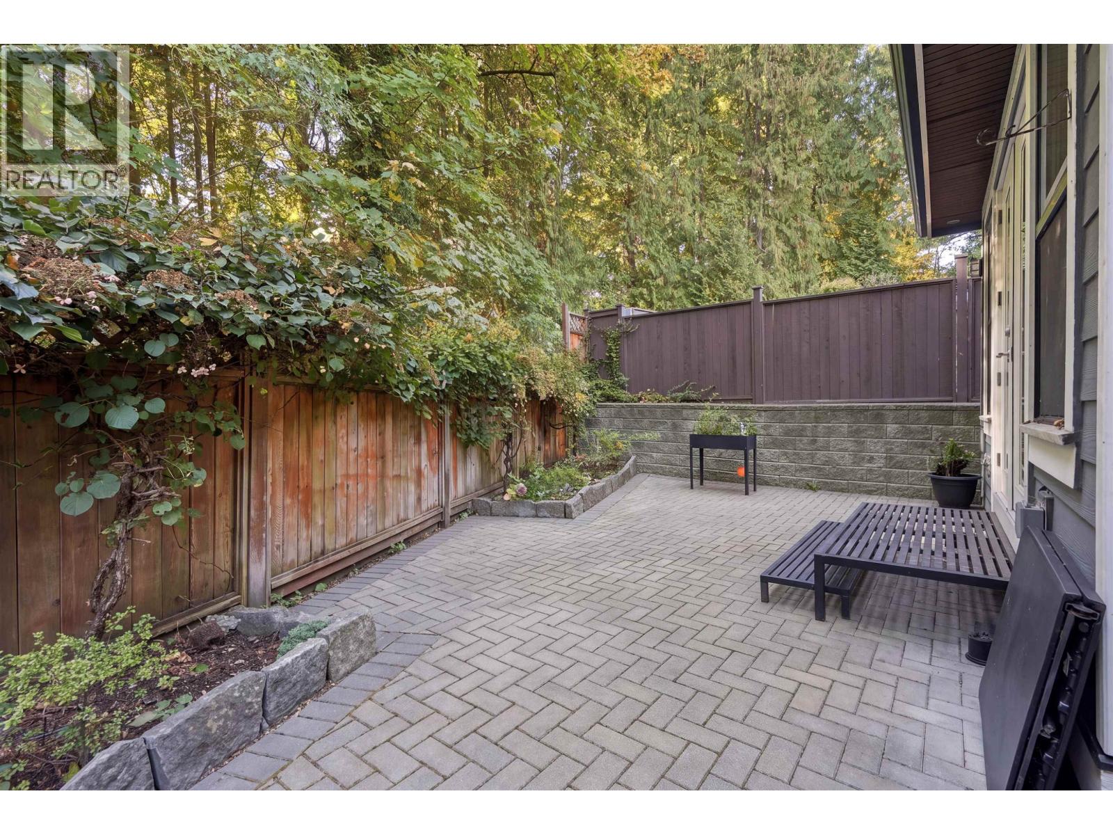 631 W 24th Close, North Vancouver, British Columbia  V6E 2P4 - Photo 38 - R3175696