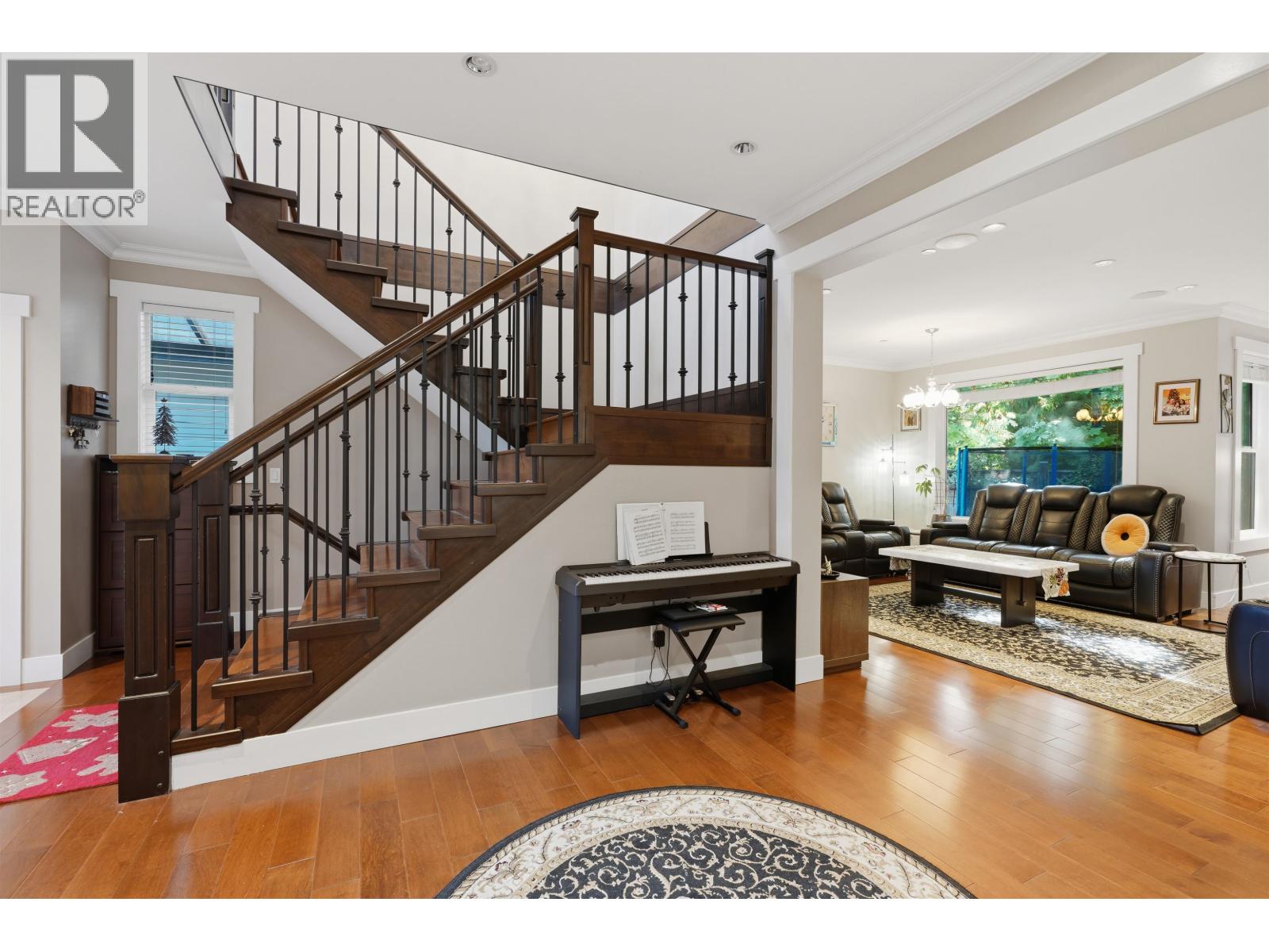 631 W 24th Close, North Vancouver, British Columbia  V6E 2P4 - Photo 6 - R3175696