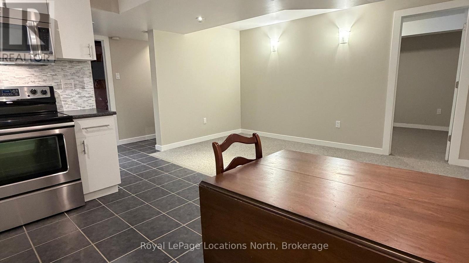 Lower Unit - 37 Davis Street, Collingwood, Ontario  L9Y 0E2 - Photo 5 - S14082770