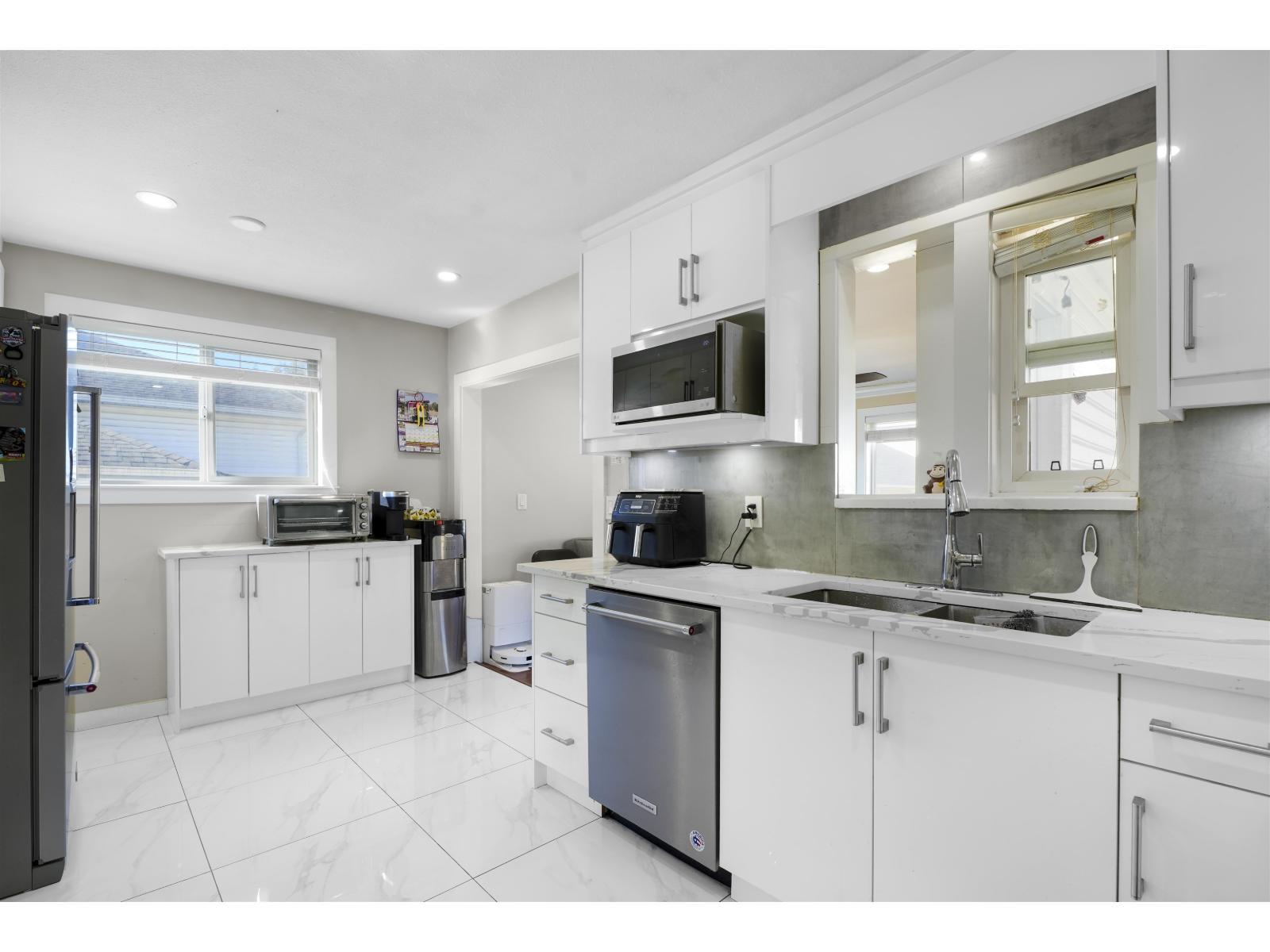 14217 67 Avenue, Surrey, British Columbia  V3W 0P5 - Photo 4 - R3174890