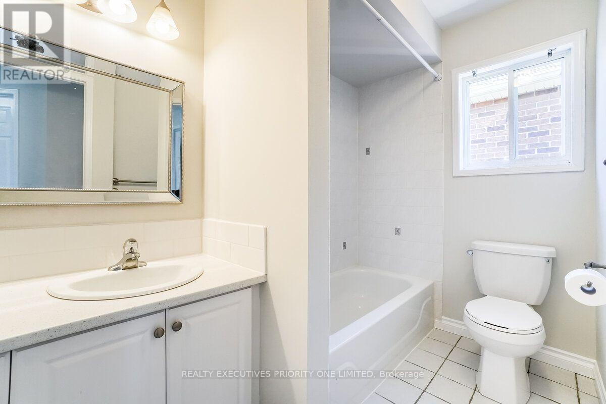17 Drake Drive, Barrie, Ontario  L4N 8W3 - Photo 32 - S14079718