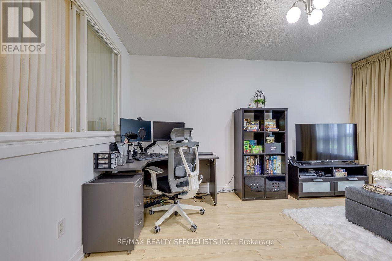 103 - 812 Landsdowne Avenue, Toronto, Ontario  M6H 4K5 - Photo 12 - W14034140