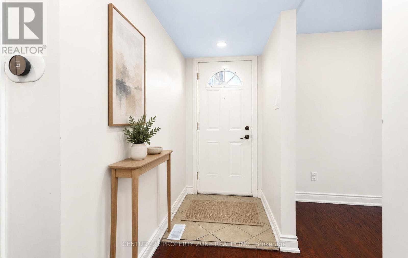 55 Brentwood Drive, Brampton, Ontario L6T 1R1 - Photo 5 - W13883452