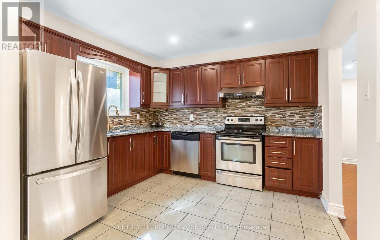55 Brentwood Drive, Brampton, Ontario L6T 1R1 - Photo 10 - W13883452