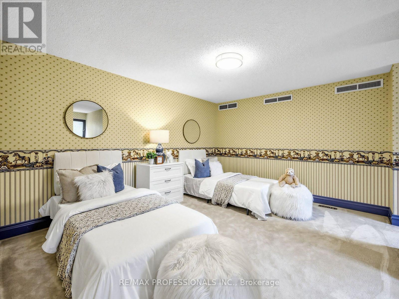 1952 Lapad Court, Mississauga, Ontario  L5L 5R1 - Photo 23 - W14080536