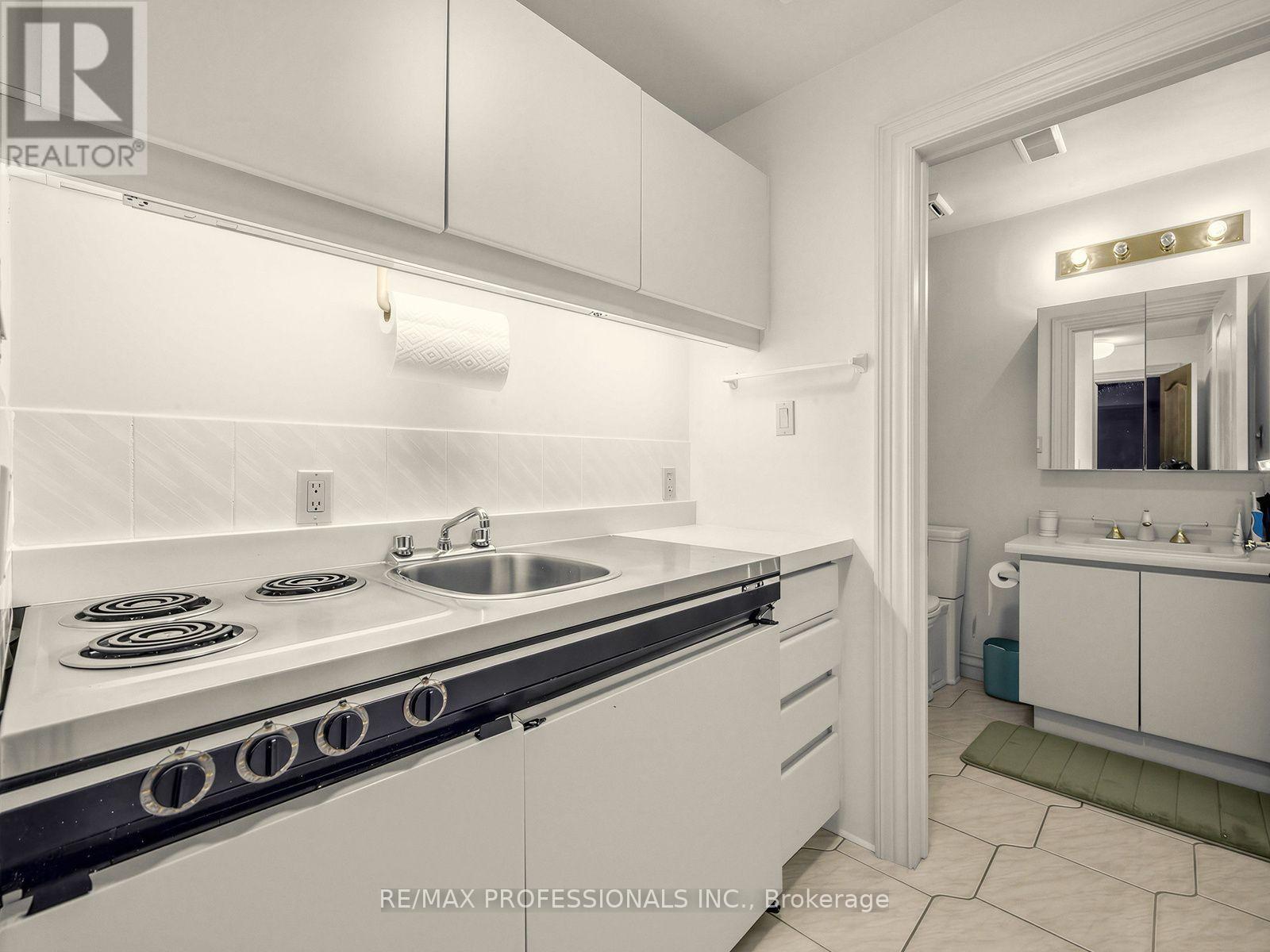 1952 Lapad Court, Mississauga, Ontario  L5L 5R1 - Photo 34 - W14080536