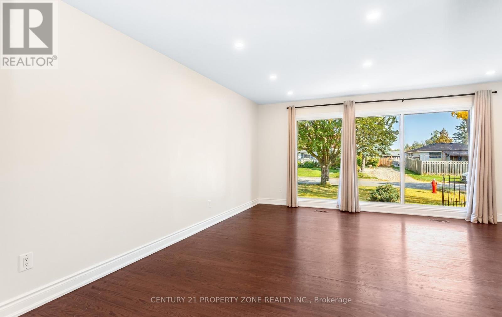 55 Brentwood Drive, Brampton, Ontario L6T 1R1 - Photo 6 - W13883452