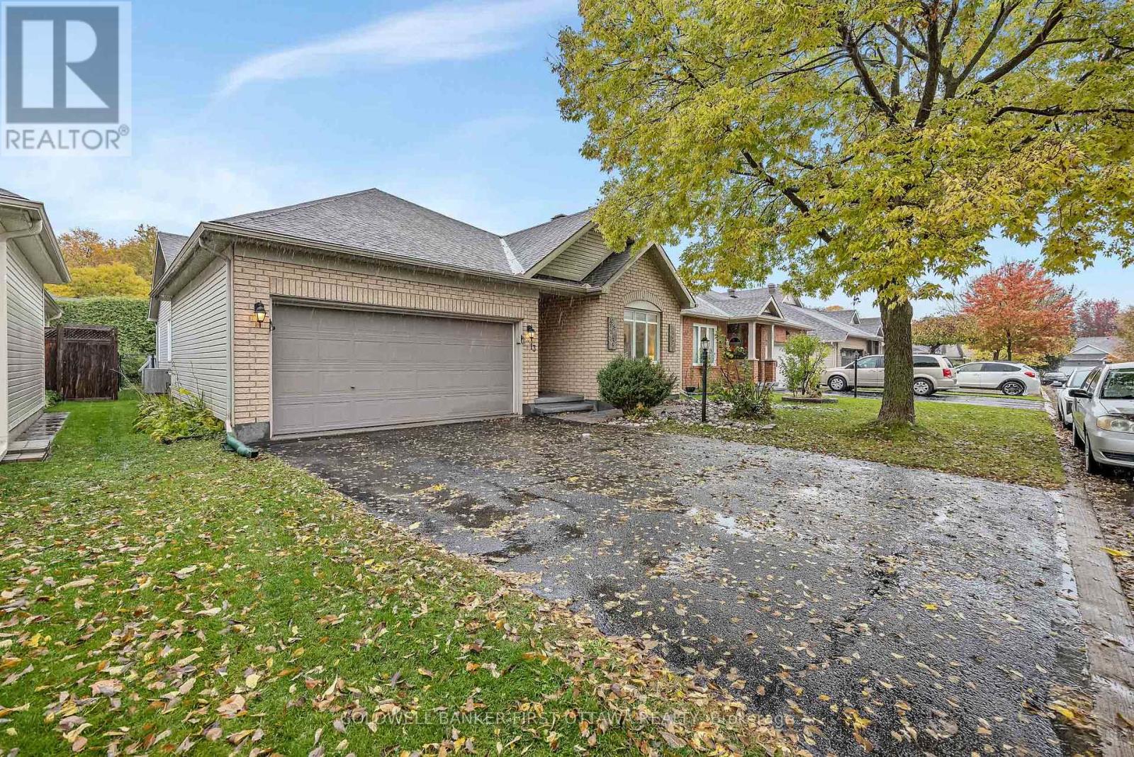 13 FIELDCREST AVENUE, Ottawa, Ontario