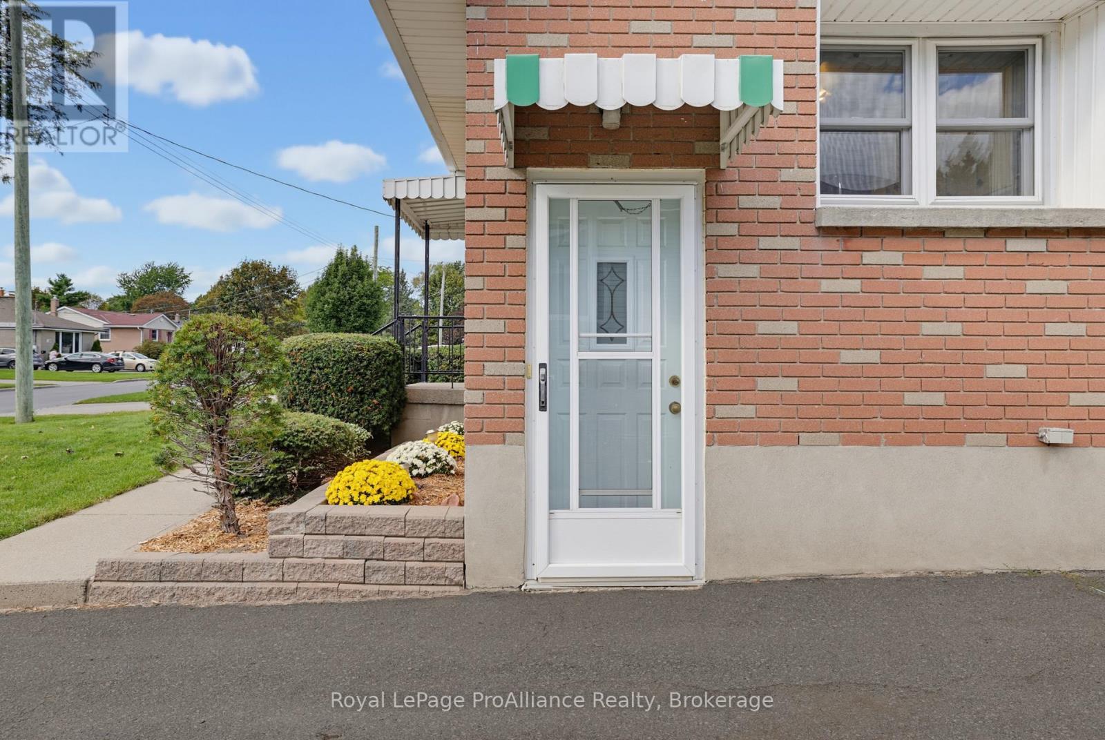 64 Elizabeth Crescent, Belleville, Ontario  K8N 1K5 - Photo 4 - X14083046