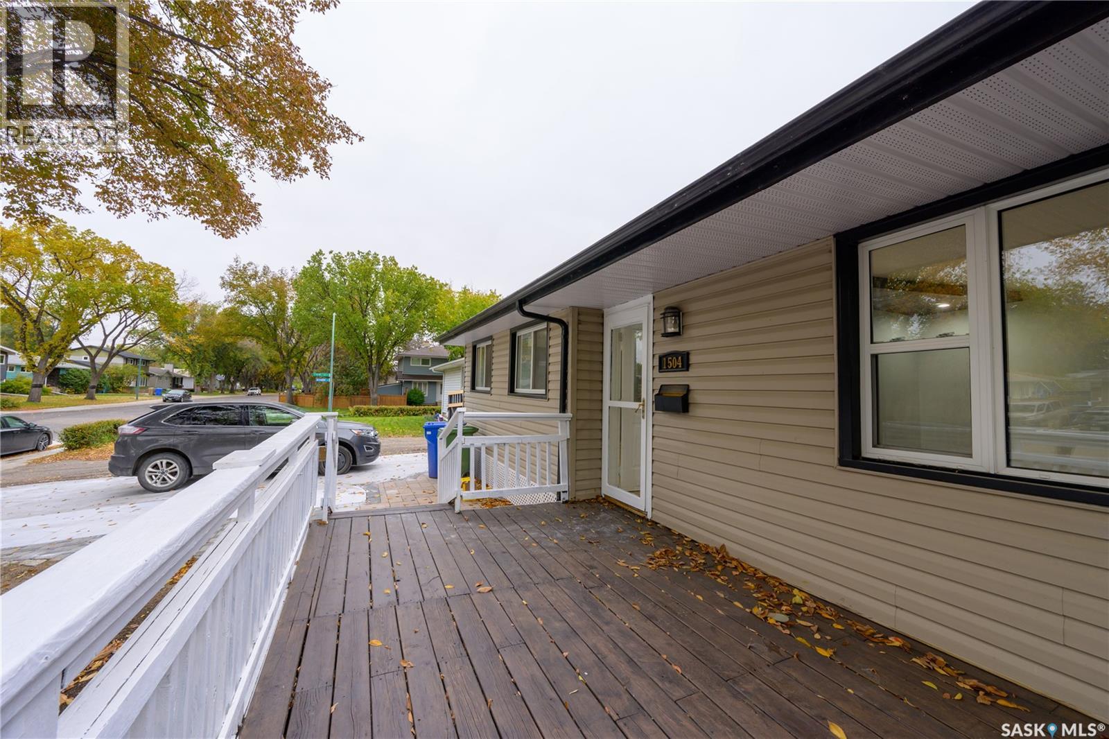 1504 Shannon Road, Regina, Saskatchewan  S4S 5L6 - Photo 3 - SK051009