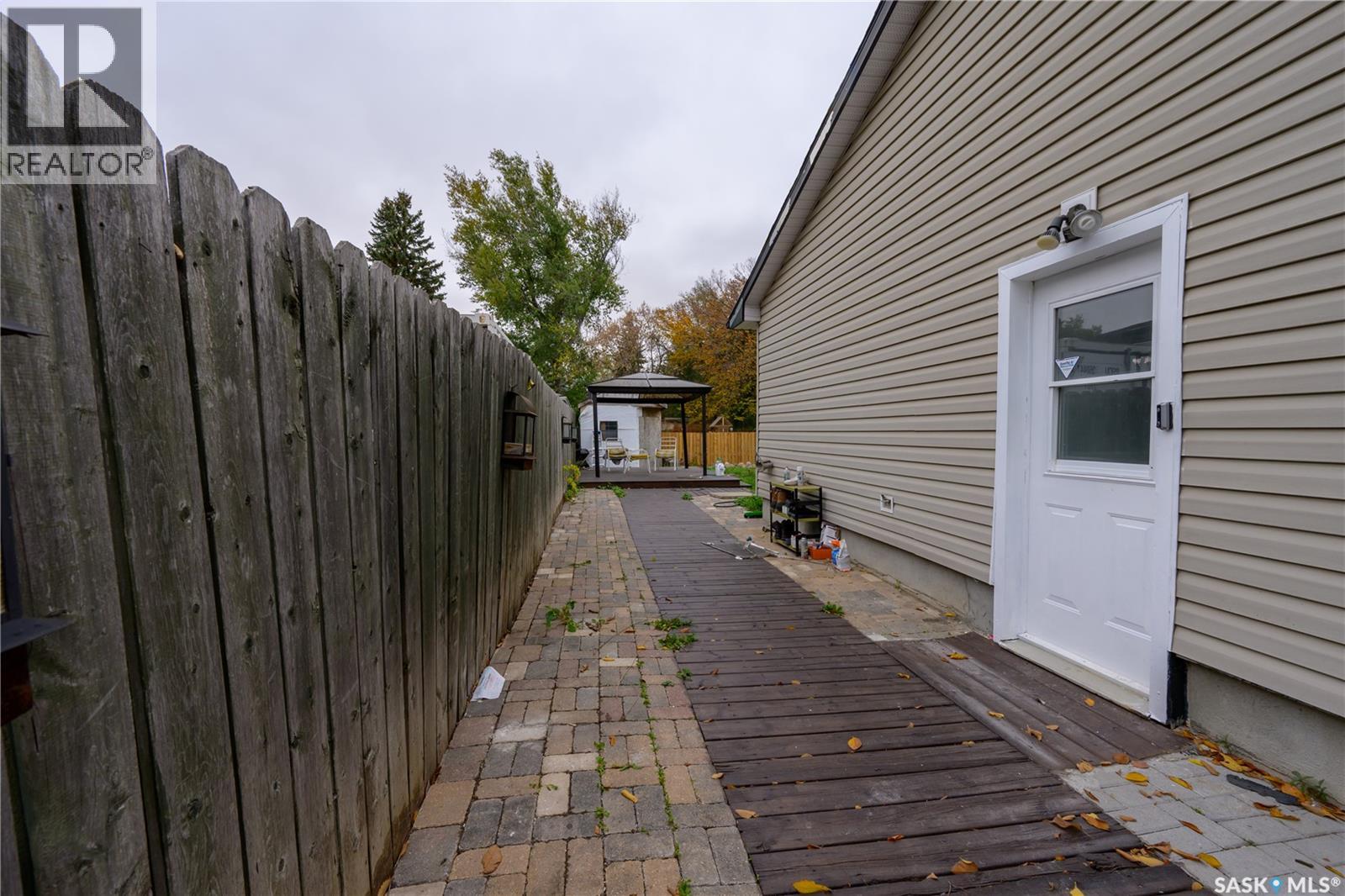 1504 Shannon Road, Regina, Saskatchewan  S4S 5L6 - Photo 4 - SK051009