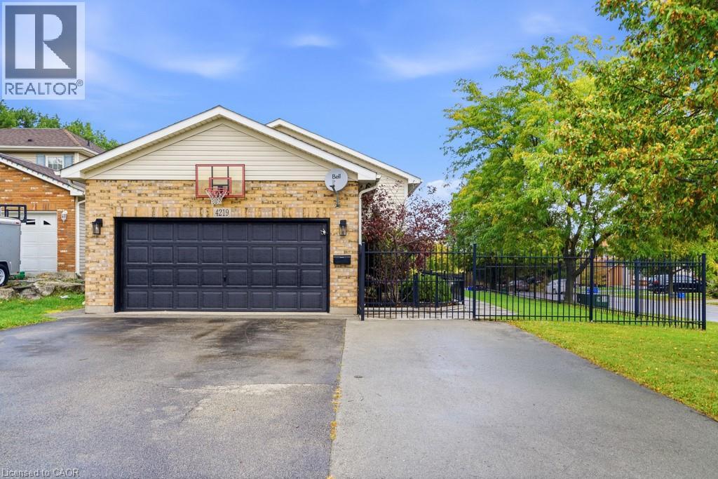 4219 Taylor Court, Beamsville, Ontario  L3J 0J9 - Photo 2 - 40871263
