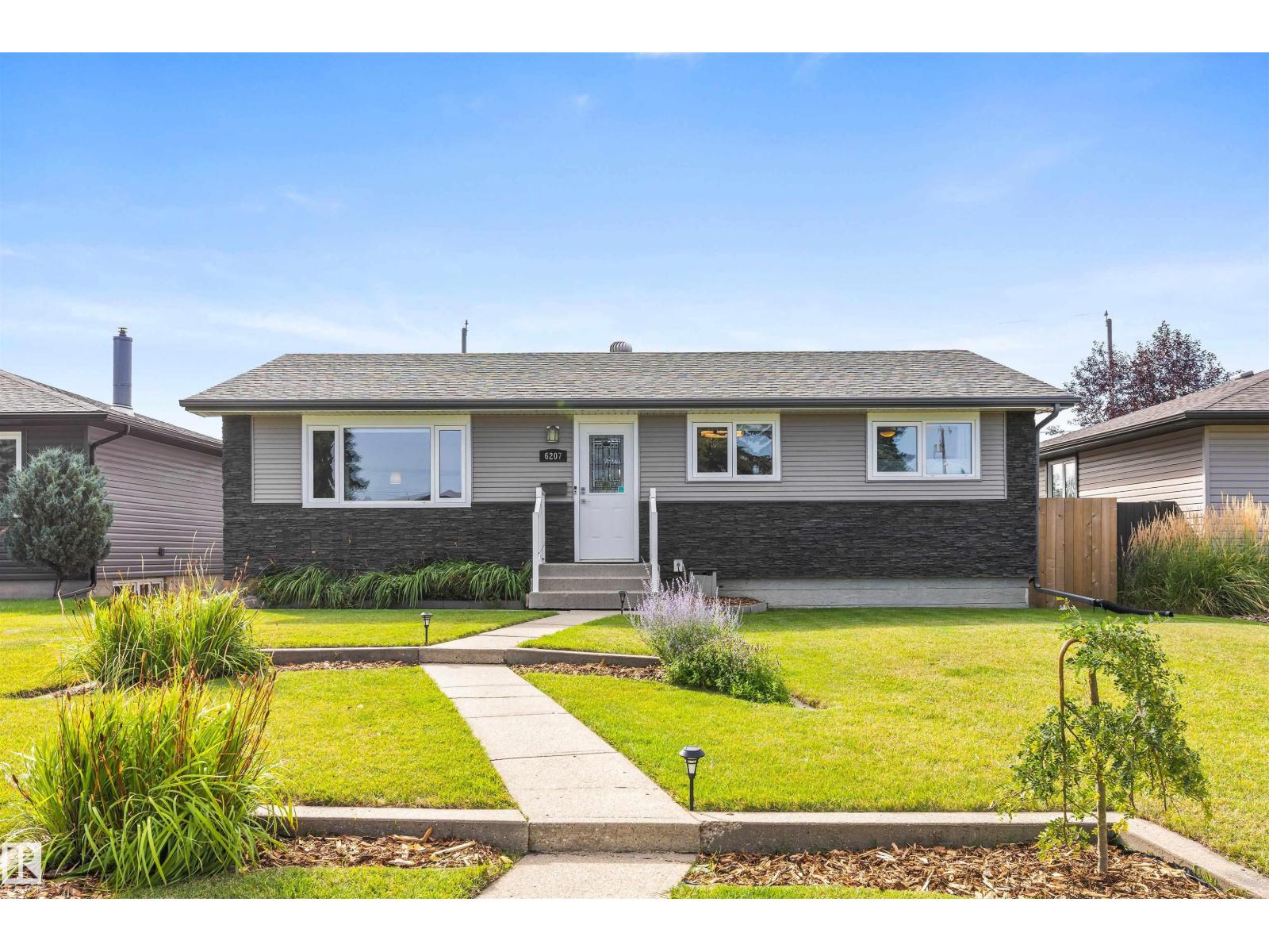 6207 85 AV NW