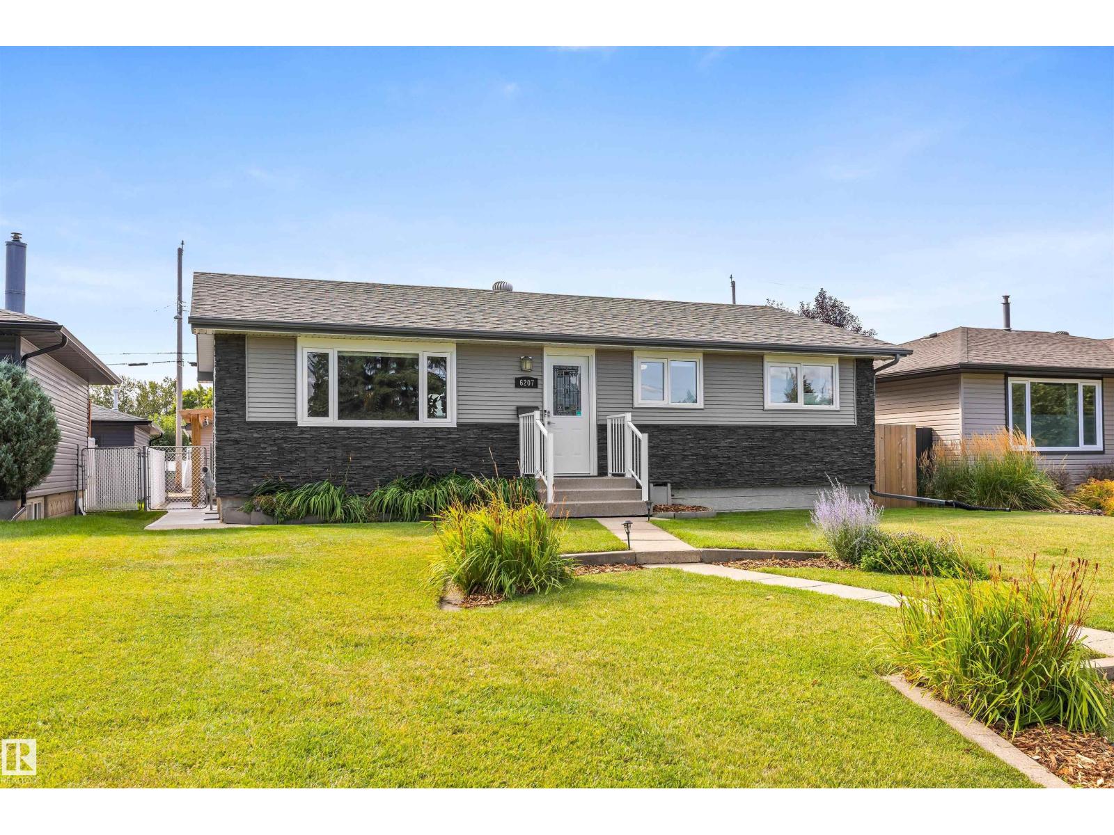 6207 85 AV NW