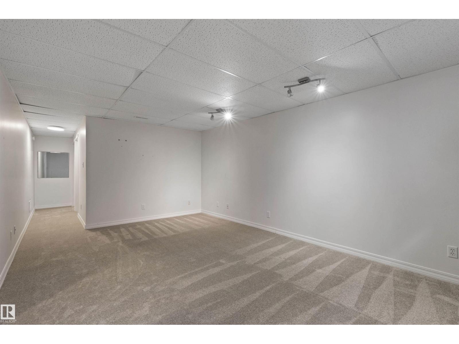 6207 85 AV NW