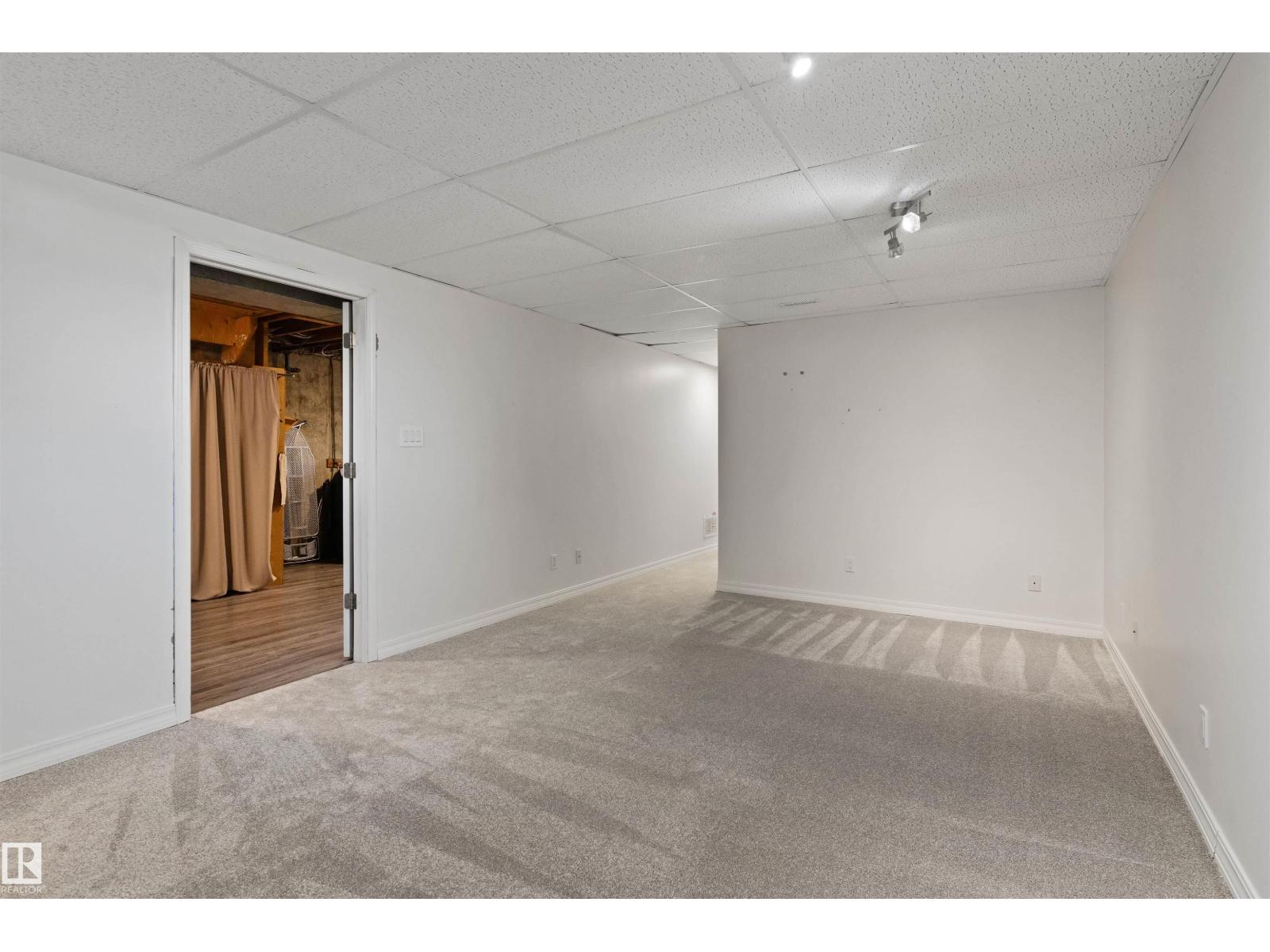 6207 85 AV NW