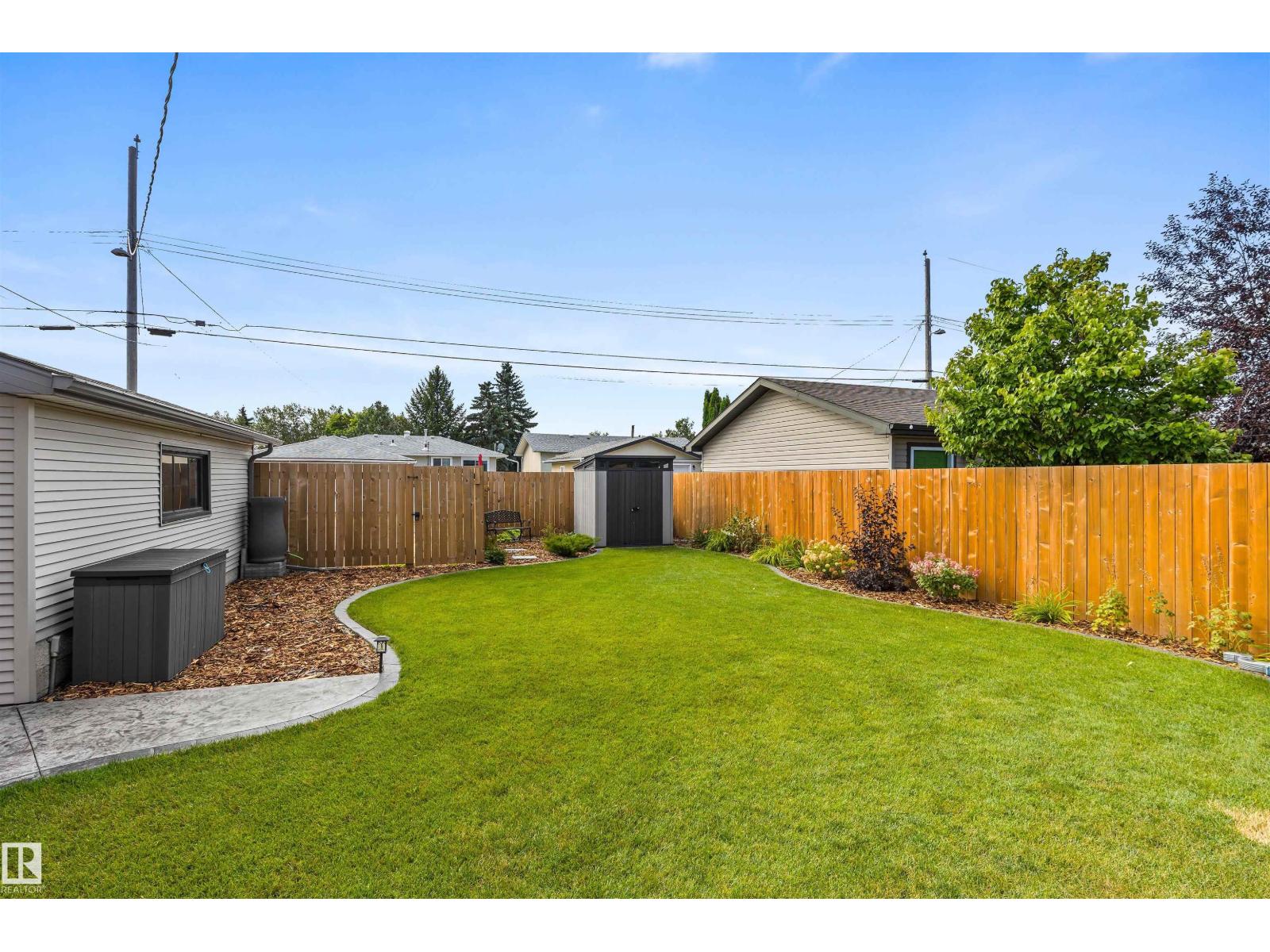 6207 85 AV NW