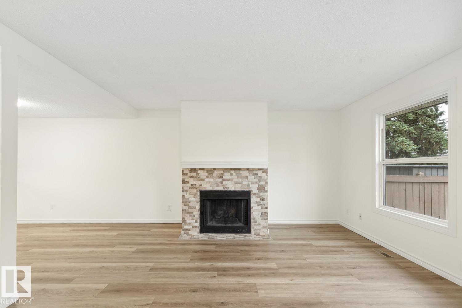 10475 24 AV NW