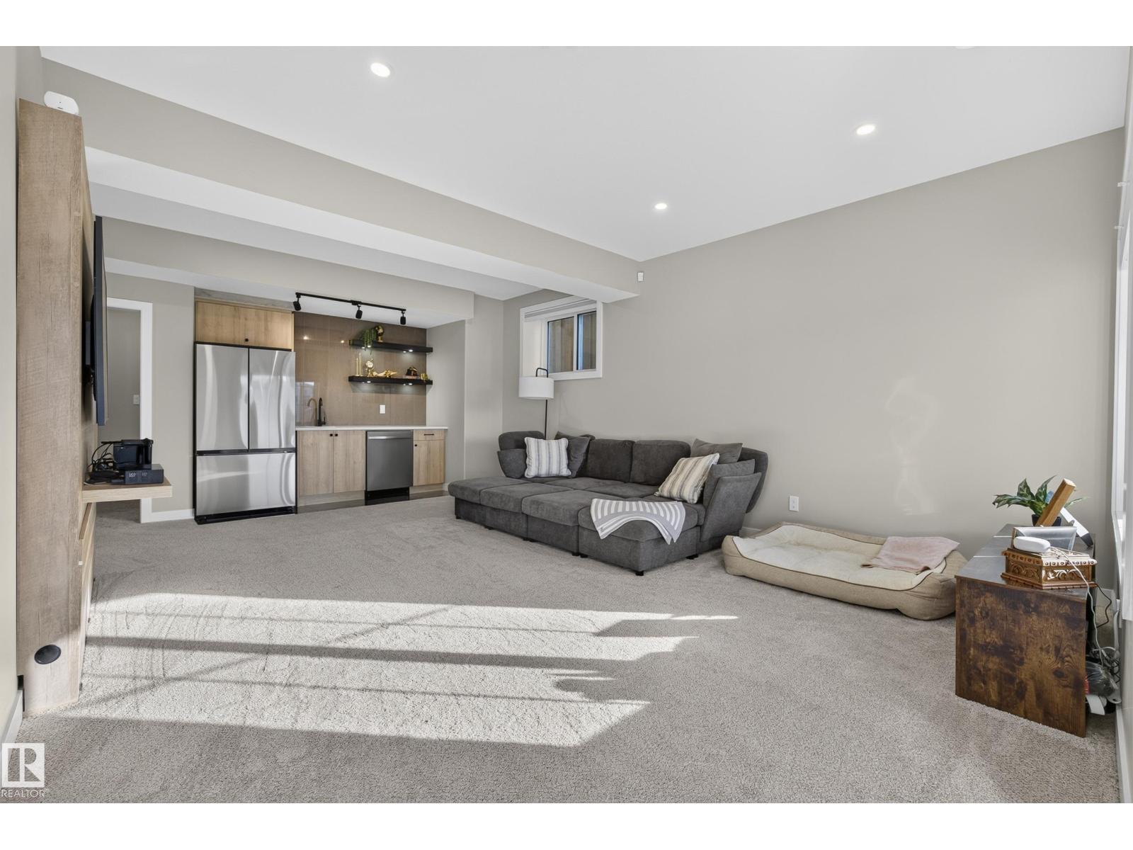 55 EDGEFIELD WY