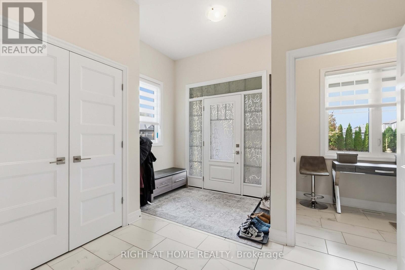 35 Hawks Landing Crescent, Ottawa, Ontario  K2S 1W1 - Photo 4 - X14082964