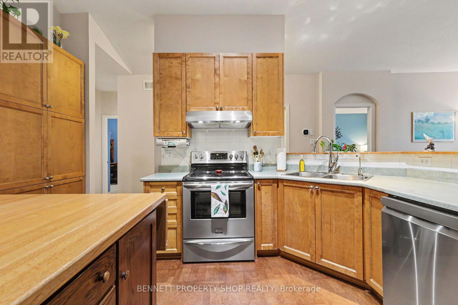 2 Thunderbird Crescent, Ottawa, Ontario  K2M 2H4 - Photo 6 - X14082968