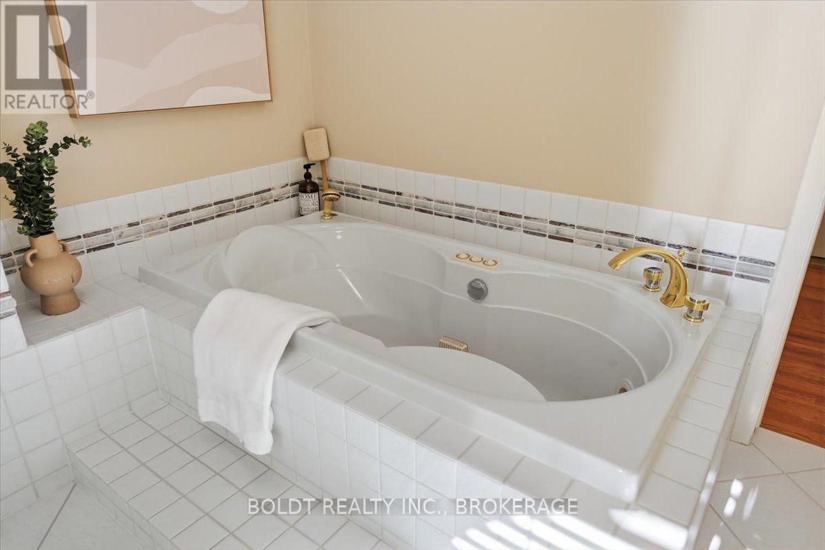 290 Riverview Boulevard, St. Catharines (Glendale/glenridge), Ontario  L2T 3N4 - Photo 32 - X14083006