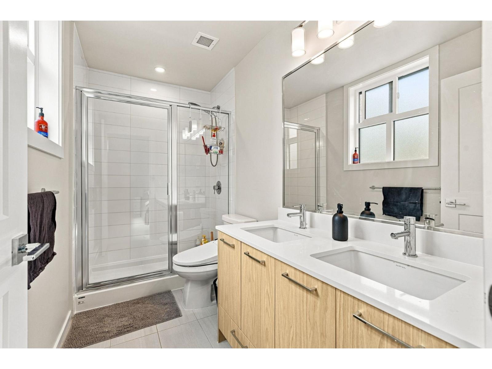 210 3319 148 Street, Surrey, British Columbia  V4P 0J2 - Photo 11 - R3174260