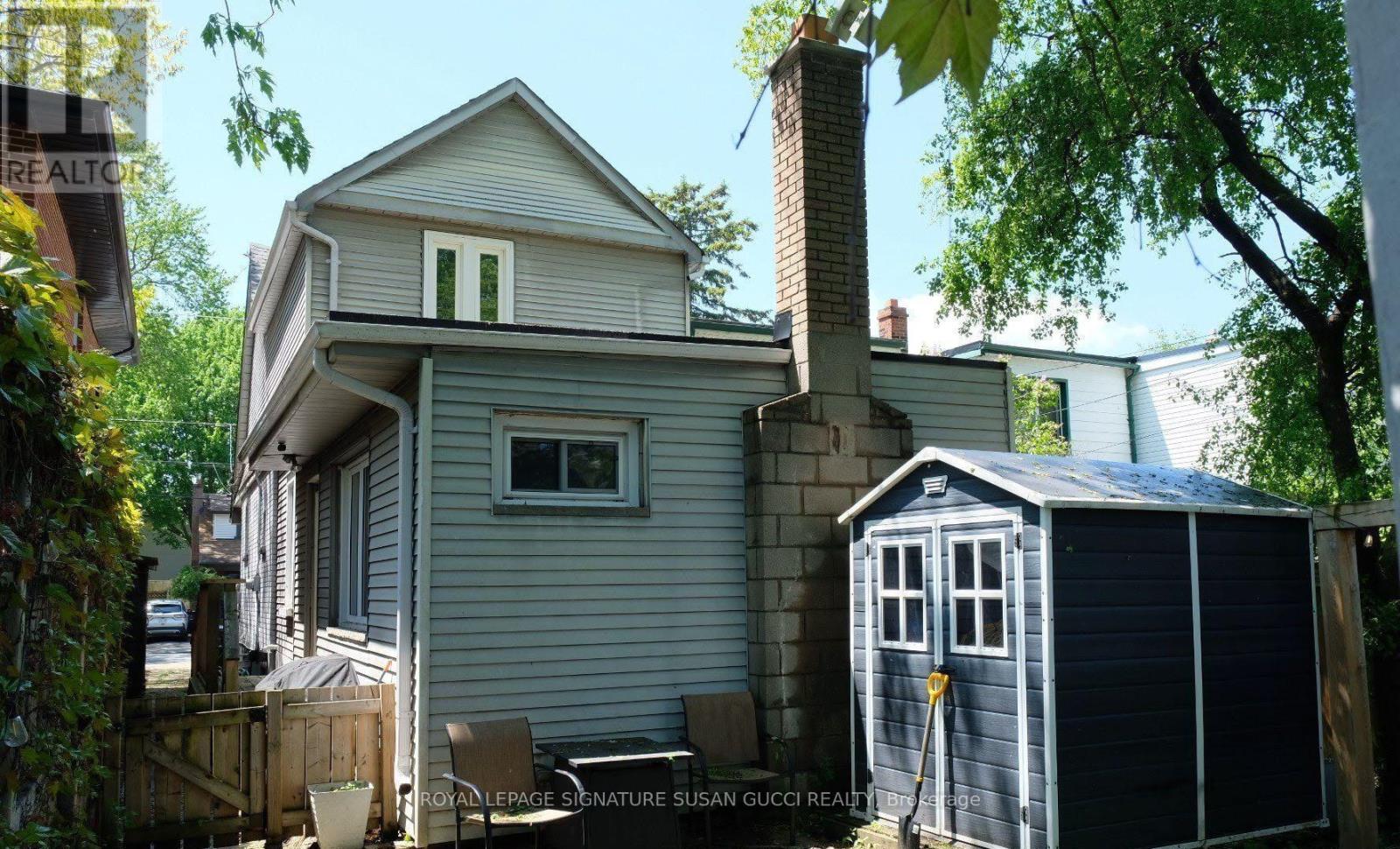 231 Chisholm Avenue, Toronto, Ontario  M4C 4V9 - Photo 23 - E13760744