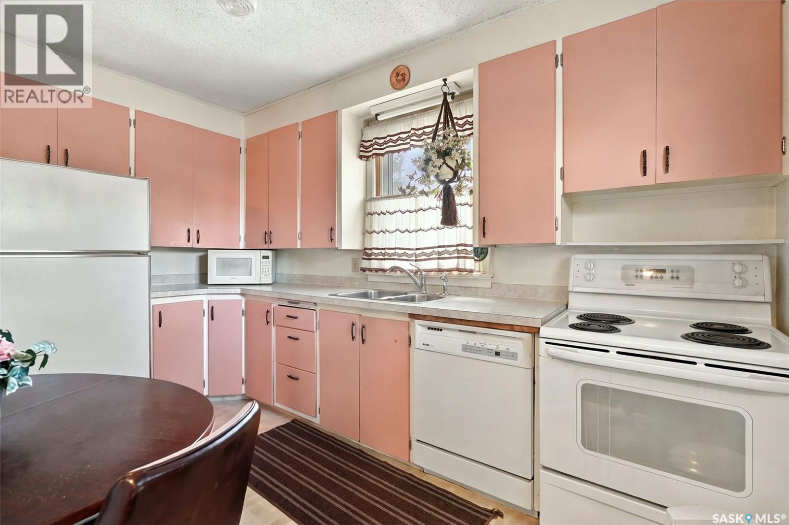 3030 Elphinstone Street, Regina, Saskatchewan  S4S 2A5 - Photo 8 - SK051205