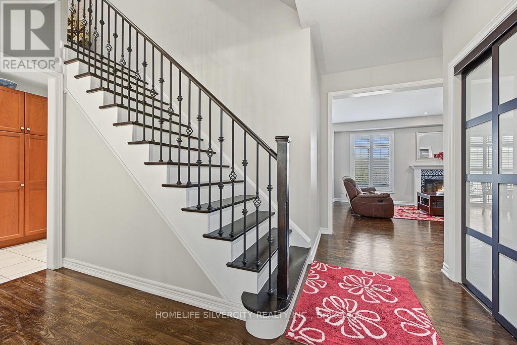 483 Hinchey Crescent, Milton, Ontario  L9T 7Y7 - Photo 8 - W14082984