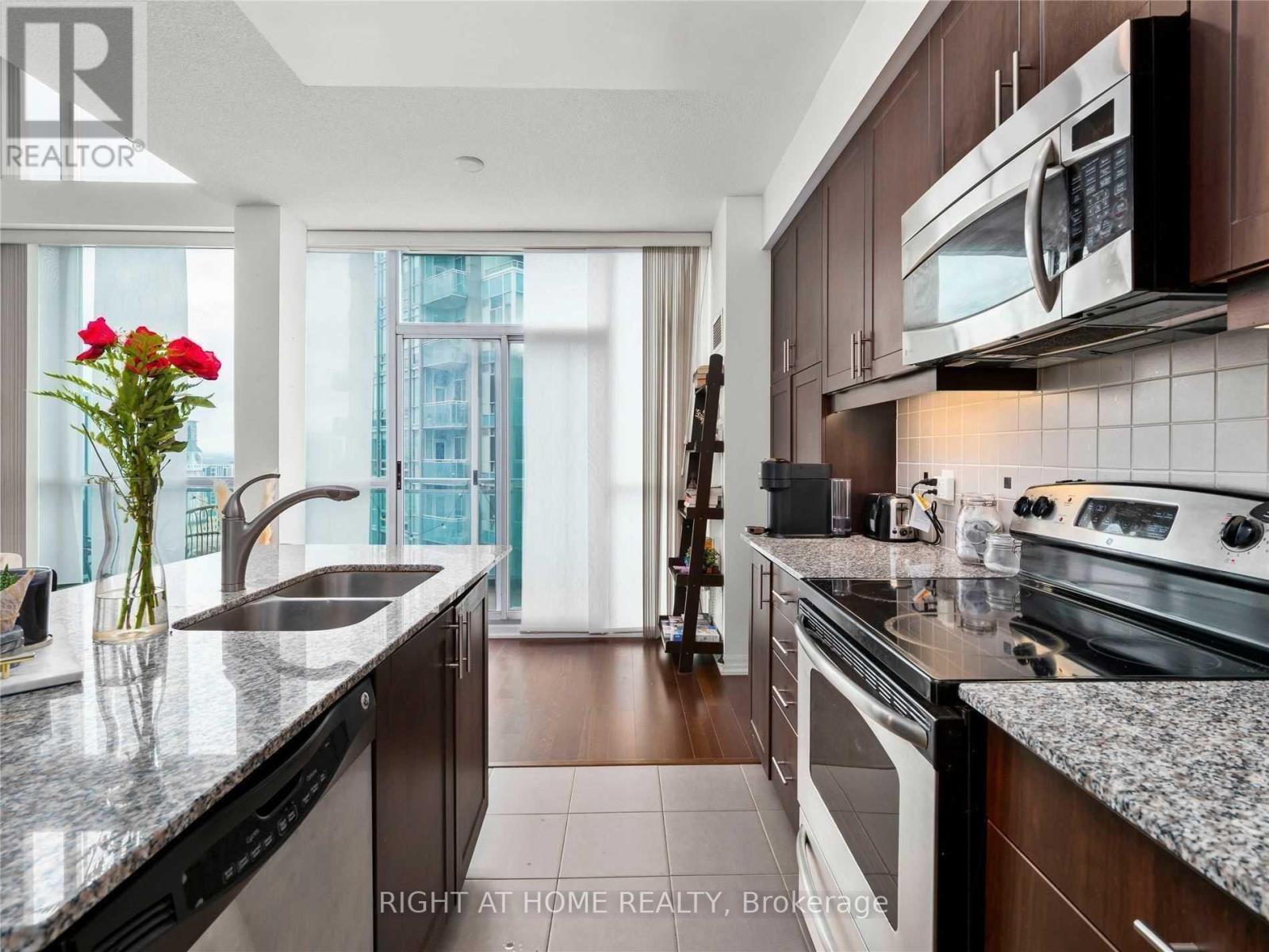 3101 - 223 Webb Drive, Mississauga, Ontario  L5B 0E8 - Photo 7 - W14083008