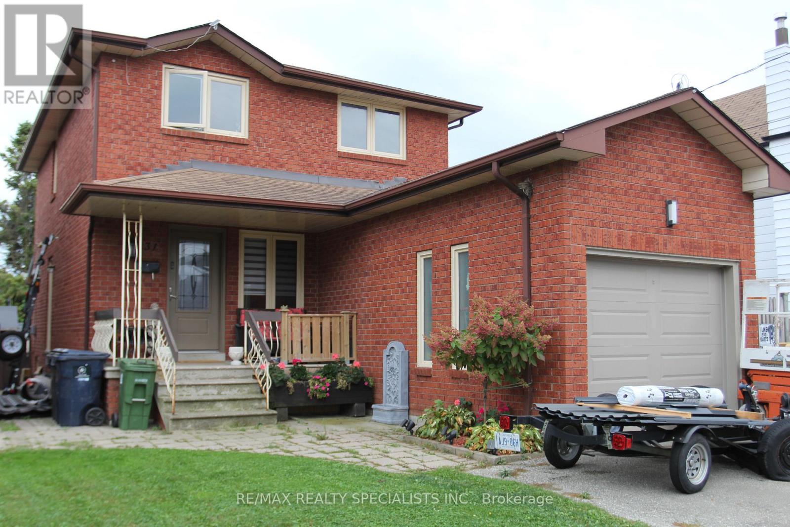 31 Laburnham Avenue, Toronto, Ontario  M8W 1S6 - Photo 1 - W14083052