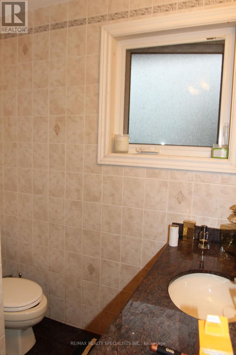 31 Laburnham Avenue, Toronto, Ontario  M8W 1S6 - Photo 21 - W14083052