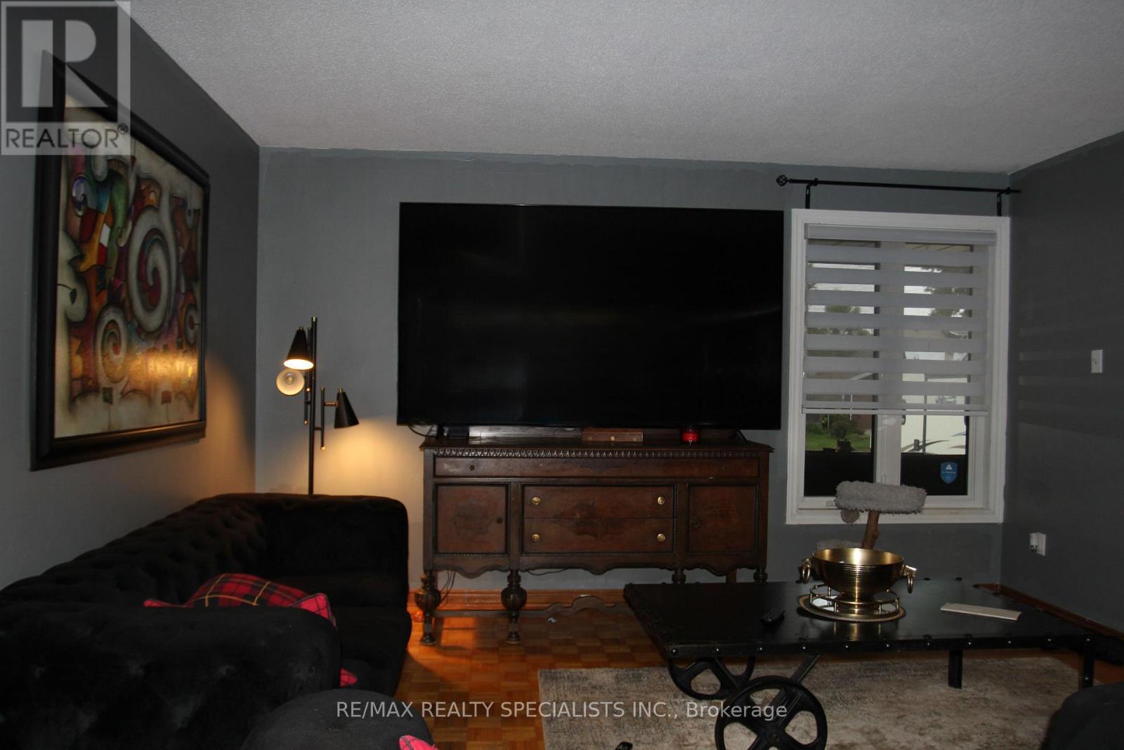 31 Laburnham Avenue, Toronto, Ontario  M8W 1S6 - Photo 3 - W14083052
